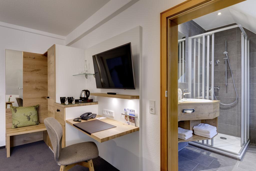 Hotel Hofgut Sternen - Wohnen In Kunst Und Kultur Breitnau Eksteriør bilde